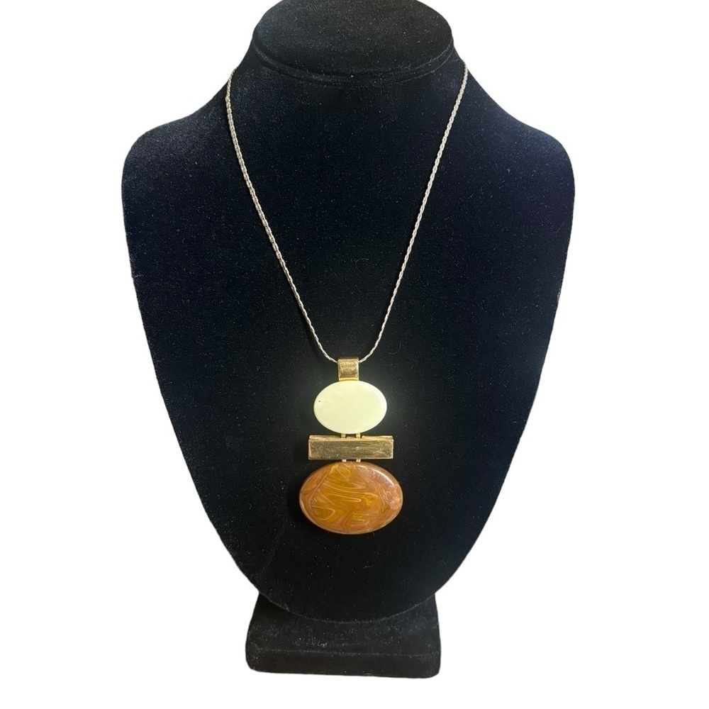 Vintage 1976 Avon Polished Oval Necklace Designed by S.M. Kent